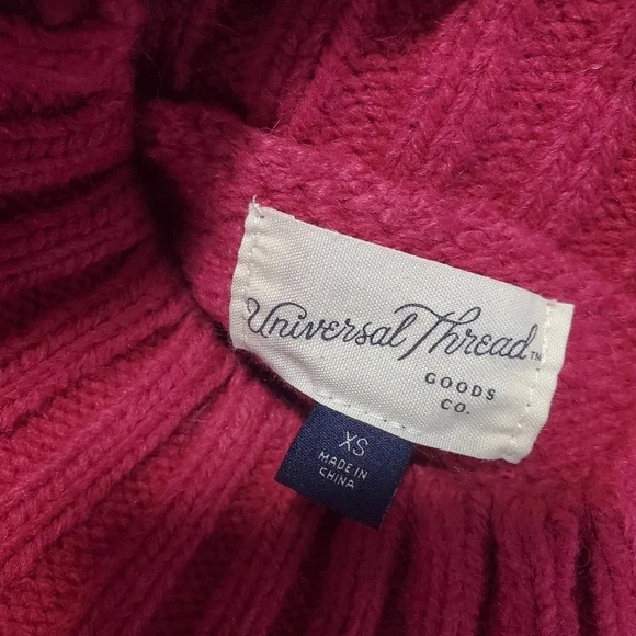Universal Thread Mock Turtleneck Pullover Sweater - Picture 9 of 10